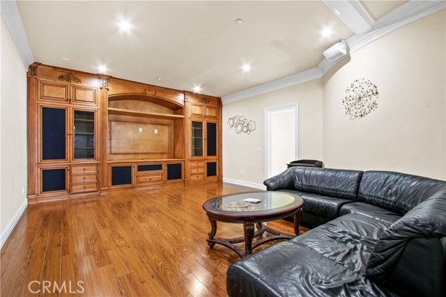 1117 Encanto Drive, Arcadia CA: https://media.crmls.org/medias/e30bdbb6-3db8-4b0b-b443-4fd57e0da231.jpg