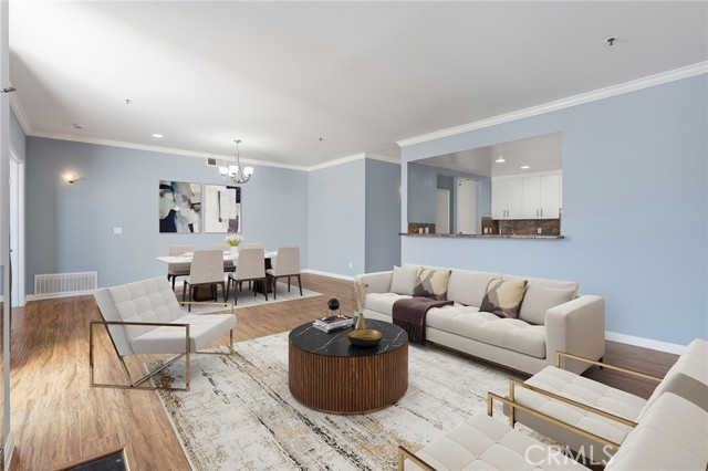 Detail Gallery Image 10 of 48 For 5350 White Oak Ave #413,  Encino,  CA 91316 - 2 Beds | 2 Baths