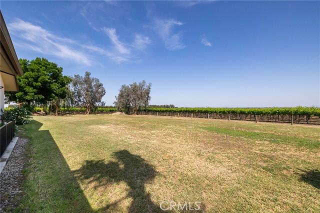 38792 Comanche Point Road, Arvin CA: https://media.crmls.org/medias/e30df5b5-5086-421b-bacf-2a21ba848e6a.jpg