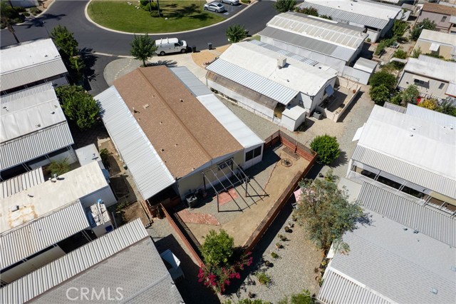575 S Lyon, Hemet CA: https://media.crmls.org/medias/e30e9052-8001-4ac3-86c5-9f549372ba2f.jpg