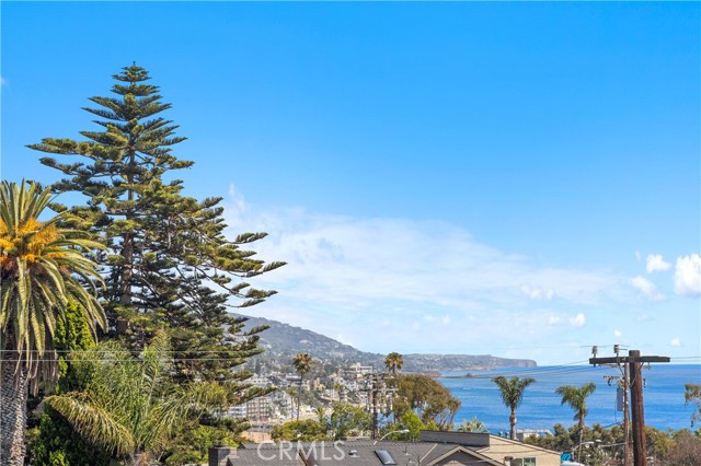 428 Cypress Drive, Laguna Beach CA: https://media.crmls.org/medias/e30f8530-d487-4096-ab7e-a87017c6280c.jpg