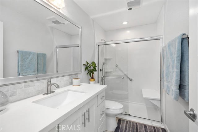 5345 Bahia Blanca W, Laguna Woods CA: https://media.crmls.org/medias/e30f9122-2cb2-4167-88dd-1e41b26a0577.jpg