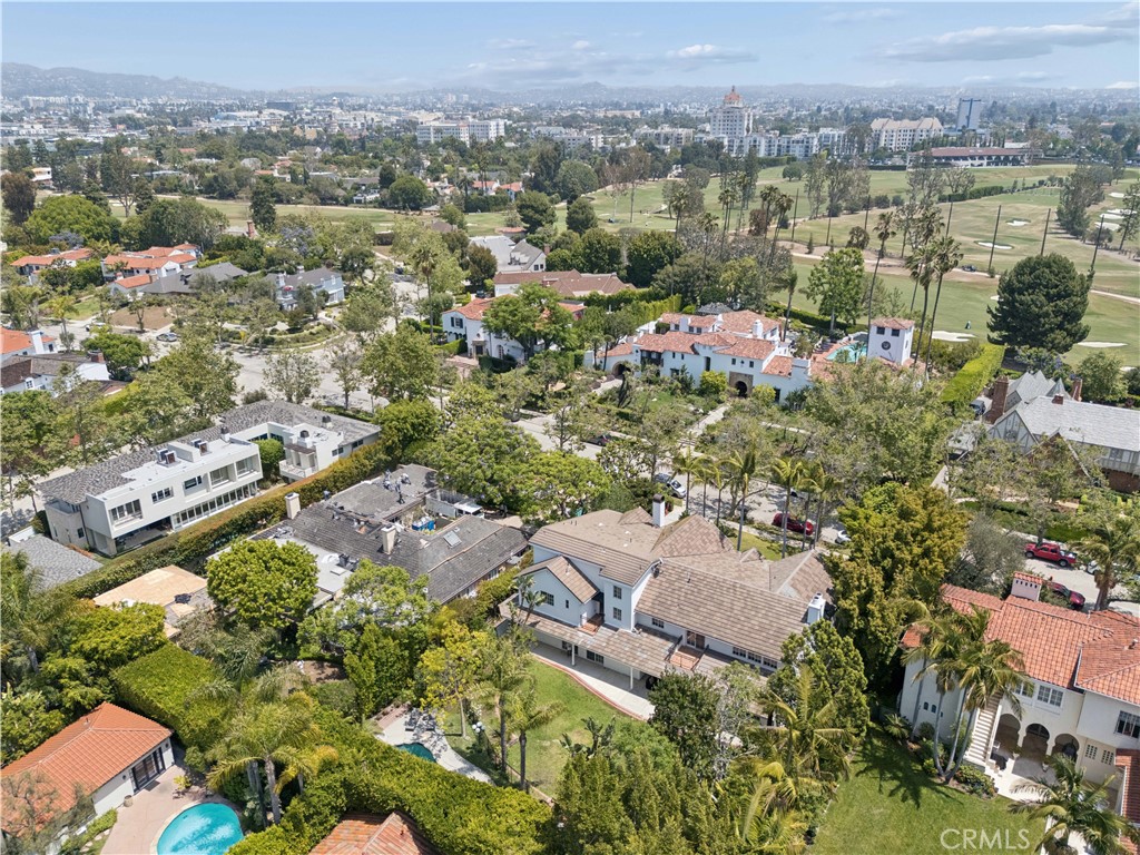 https://media.crmls.org/medias/e3100c77-be89-477c-9df0-5c32e36d12a1.jpg?preset=X-Large
