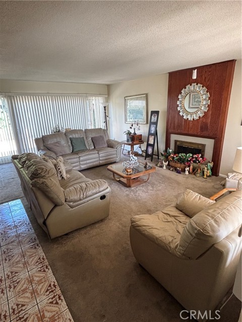 Detail Gallery Image 13 of 15 For 2403 W 116th, Hawthorne,  CA 90250 - 3 Beds | 2 Baths