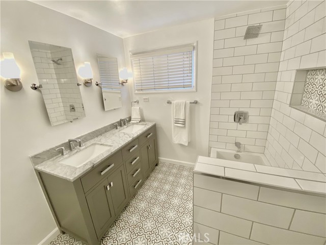 4125 Bakman Avenue, Studio City CA: https://media.crmls.org/medias/e3117172-40a5-4e12-ab9b-a9588888b27e.jpg