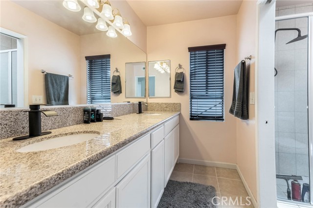 Detail Gallery Image 19 of 33 For 9906 Owensmouth Ave #16,  Chatsworth,  CA 91311 - 3 Beds | 3 Baths