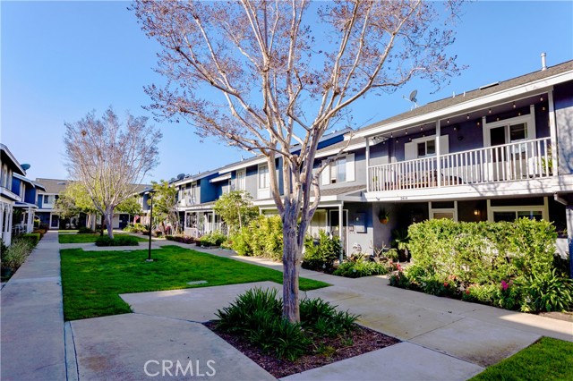 2414 Niagara Way, Costa Mesa CA: https://media.crmls.org/medias/e31216d4-0144-4800-912c-f44075c8e9fa.jpg