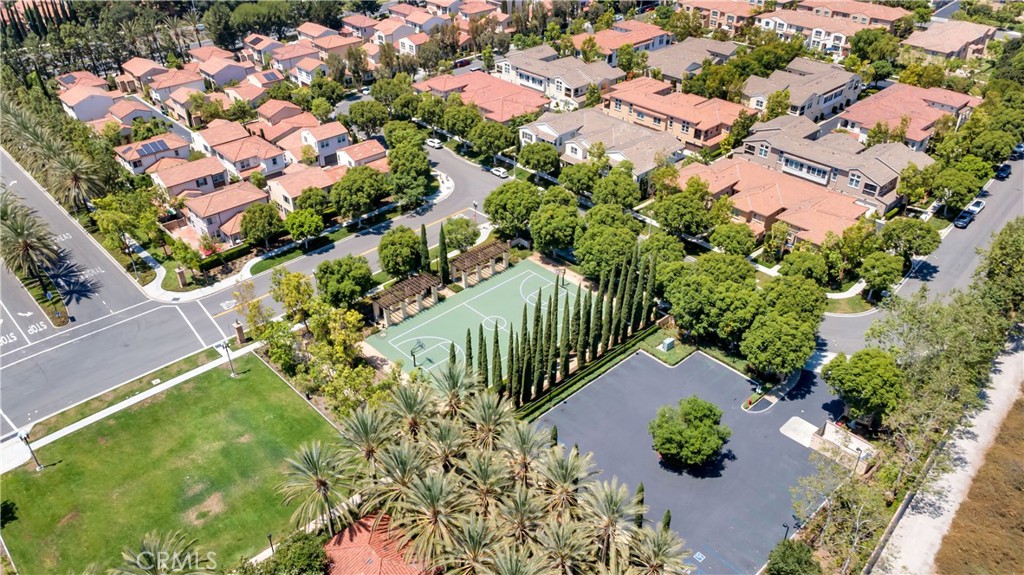 https://media.crmls.org/medias/e312269c-b3b0-4dc4-994a-87f5a3922fd3.jpg?preset=X-Large