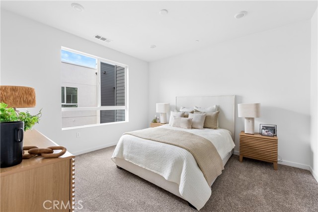 Detail Gallery Image 21 of 28 For 9431 N Sepulveda Blvd. #3,  North Hills,  CA 91343 - 2 Beds | 2/1 Baths