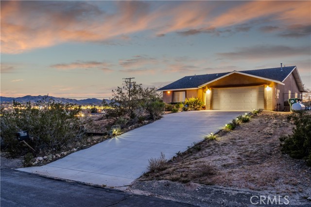 Detail Gallery Image 3 of 62 For 6082 Carmelita Ave, Yucca Valley,  CA 92284 - 3 Beds | 2 Baths