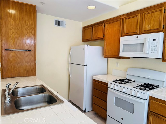 Detail Gallery Image 22 of 26 For 25619 Prospect Ave, Loma Linda,  CA 92354 - 3 Beds | 3 Baths