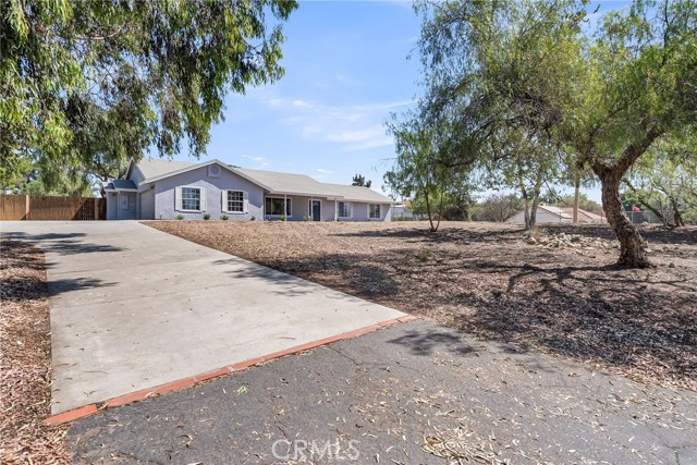 18150 Granite Avenue, Riverside CA: https://media.crmls.org/medias/e31428e5-d909-4813-8f12-67258f5931b3.jpg