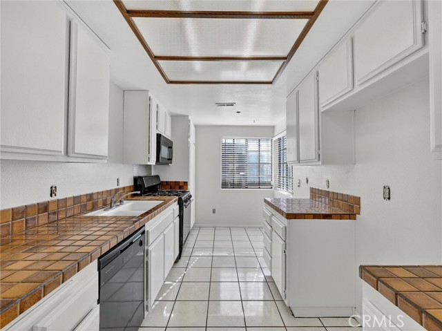 Detail Gallery Image 11 of 29 For 1419 W 179th #9,  Gardena,  CA 90248 - 2 Beds | 2 Baths