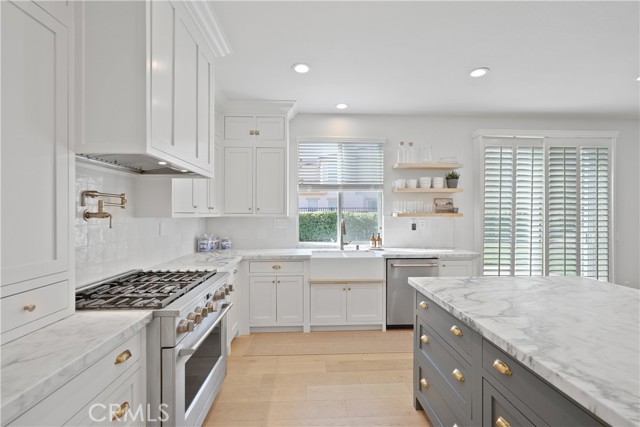 Detail Gallery Image 30 of 74 For 35987 Corte Renata, Murrieta,  CA 92562 - 5 Beds | 4 Baths