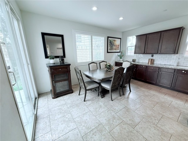 Detail Gallery Image 10 of 23 For 7170 Melody Dr, Fontana,  CA 92336 - 4 Beds | 3 Baths