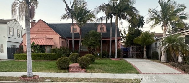 Detail Gallery Image 2 of 25 For 2305 W 80th St, Inglewood,  CA 90305 - 3 Beds | 1/1 Baths