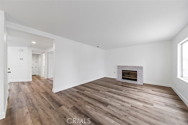 701 Black Oak Circle, Corona CA: https://media.crmls.org/medias/e316a297-6501-4493-9eaa-74f7f3c2a4fc.jpg