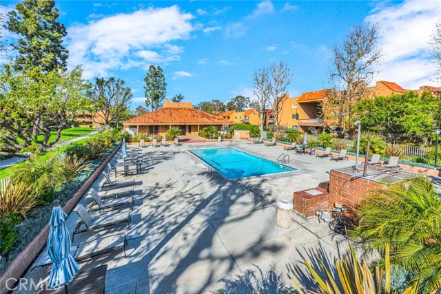 6600 Warner Avenue, Huntington Beach CA: https://media.crmls.org/medias/e316d59b-4d2a-4f11-bef3-91828493e4f8.jpg
