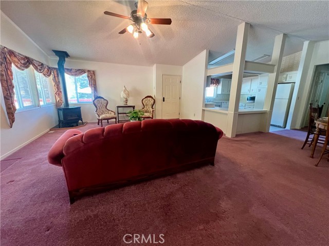 39737 Road 274, Bass Lake CA: https://media.crmls.org/medias/e31817c9-d27d-4fcb-b3f7-3418bb5d1d0f.jpg