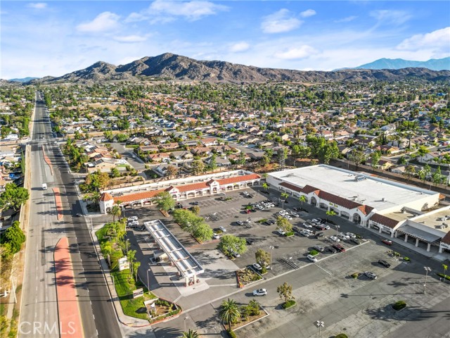 12190 Perris Blvd, Moreno Valley CA: https://media.crmls.org/medias/e31859e1-0ecc-493f-8962-32642b44e44b.jpg