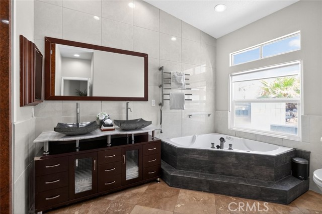 Detail Gallery Image 22 of 30 For 12220 Skyline Dr, Desert Hot Springs,  CA 92240 - 3 Beds | 3 Baths