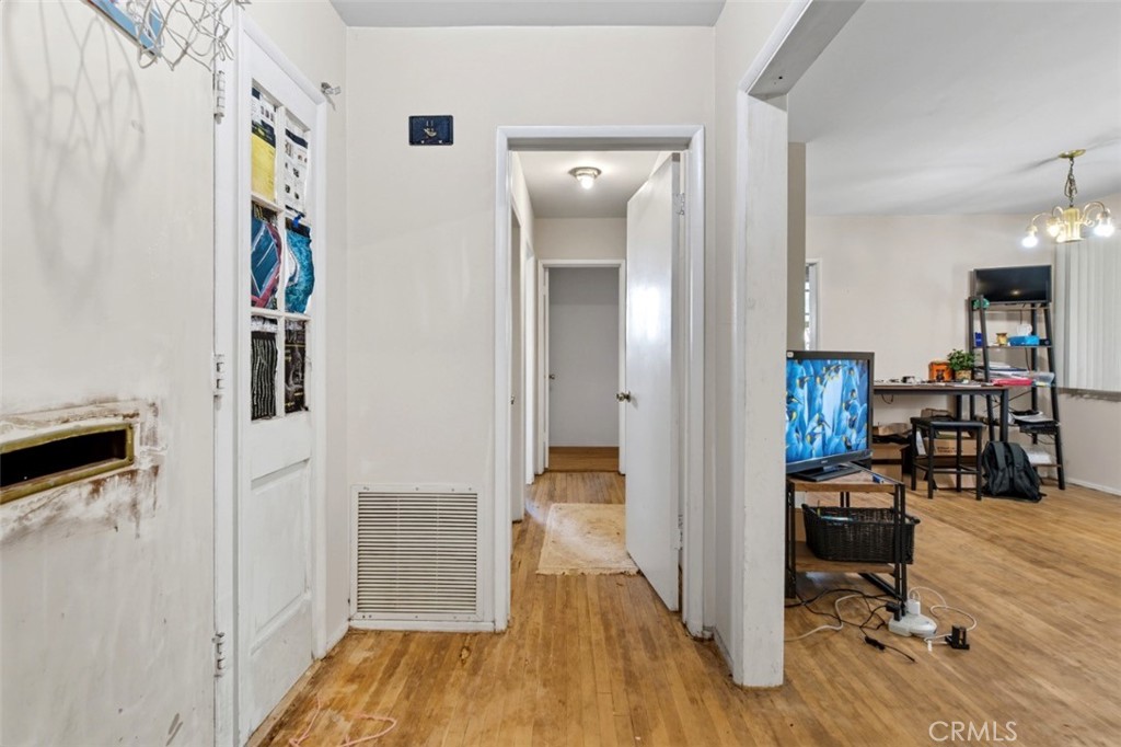 MLS #IV25217541 image #22