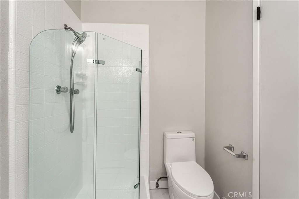 https://media.crmls.org/medias/e31997d8-d759-4f69-a559-a84a139c4a48.jpg?preset=X-Large