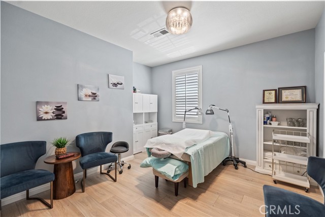 Image 8 of 40 For 13707 Woodside Street