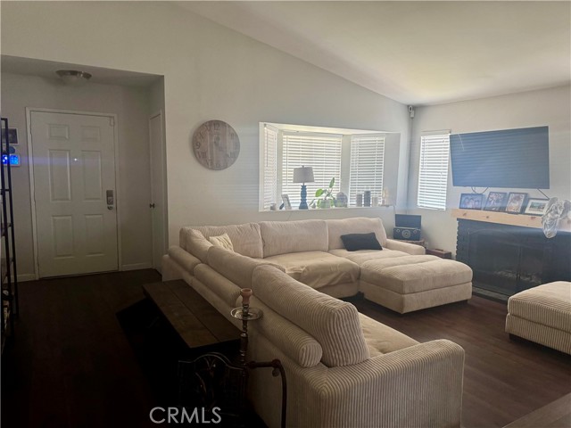 Detail Gallery Image 2 of 22 For 3143 Cabana St, Jurupa Valley,  CA 91752 - 3 Beds | 2 Baths
