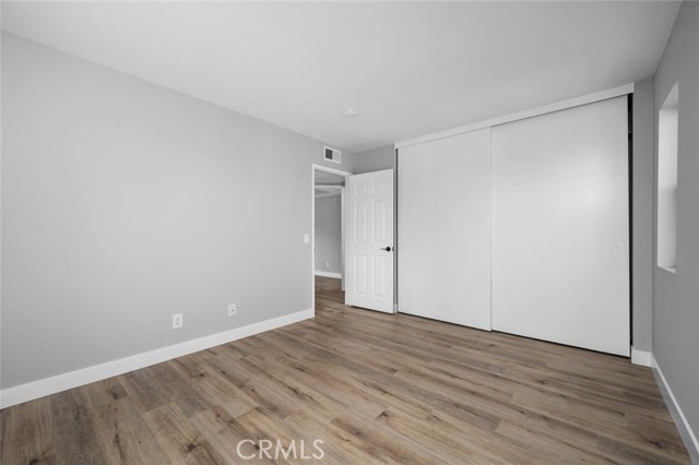 645 Chestnut Avenue, Long Beach CA: https://media.crmls.org/medias/e31a418b-ba6c-45b1-b4a4-ba4208758603.jpg