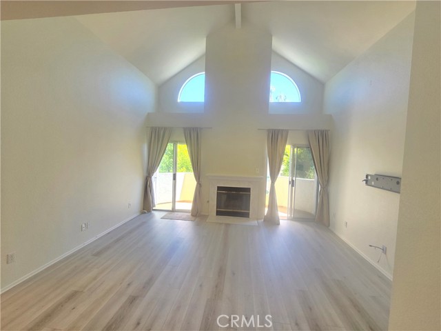 Detail Gallery Image 6 of 26 For 14347 Albers St #301,  Sherman Oaks,  CA 91401 - 2 Beds | 2 Baths