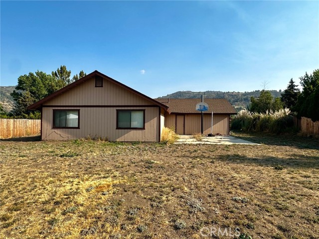 30001 Caddy Lane, Tehachapi CA: https://media.crmls.org/medias/e31b1b48-35b9-466b-80f7-7ac33b413111.jpg