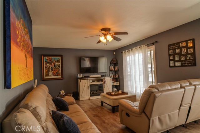 Detail Gallery Image 10 of 38 For 11906 Bluefield, La Mirada,  CA 90638 - 4 Beds | 2 Baths