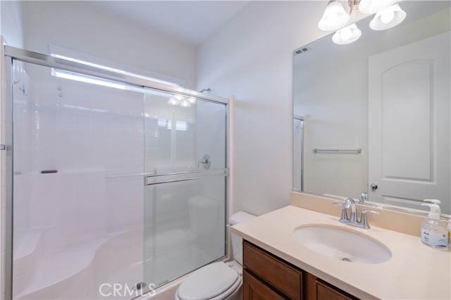 6851 Tourmaline Drive, Eastvale CA: https://media.crmls.org/medias/e31bec0d-5905-4c3b-8f2a-0d54bfbc4281.jpg