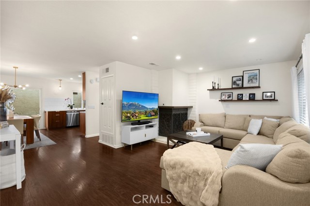 Detail Gallery Image 4 of 25 For 7658 Ellis Ave, Huntington Beach,  CA 92648 - 3 Beds | 2/1 Baths