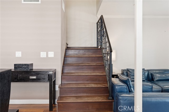 Detail Gallery Image 8 of 37 For 15735 Nordhoff St #11,  North Hills,  CA 91343 - 3 Beds | 3 Baths