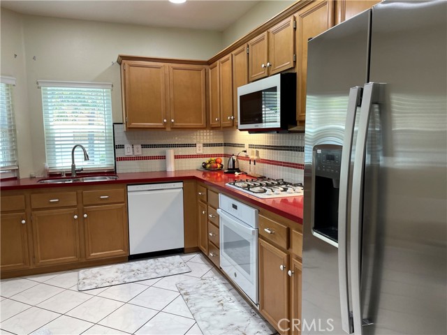 2825 N Chevington Court, Orange CA: https://media.crmls.org/medias/e31c5b59-3545-4e2f-891a-14e0063f7b2a.jpg