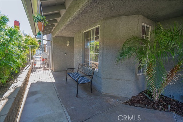 Detail Gallery Image 3 of 48 For 28076 Wildwind Dr, Canyon Country,  CA 91351 - 4 Beds | 3 Baths