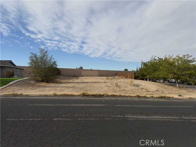 Detail Gallery Image 3 of 10 For 15860 La Paz Dr, Victorville,  CA 92395 - – Beds | – Baths