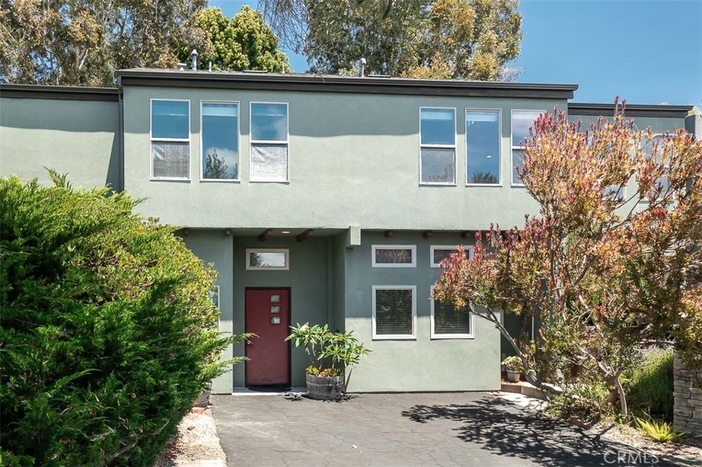 2852 Los Feliz Court