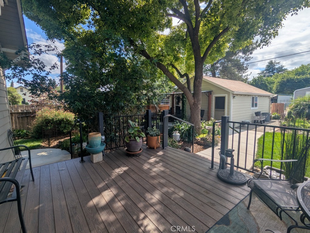 https://media.crmls.org/medias/e31f0822-e969-411c-901f-3a11f8b4be50.jpg?preset=X-Large