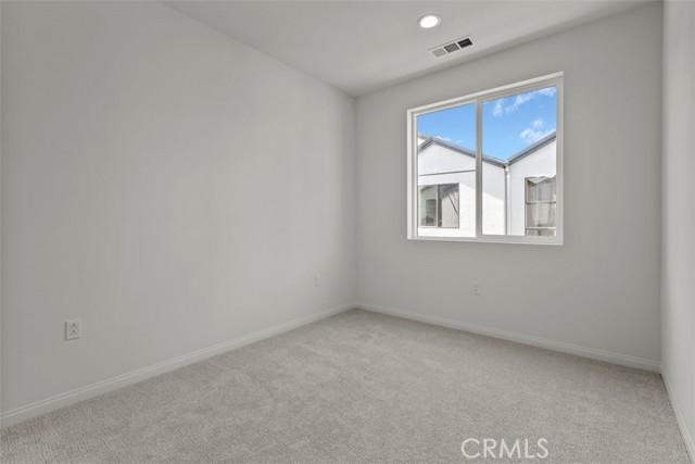 5868 Linden Ave Avenue, Long Beach CA: https://media.crmls.org/medias/e31f1e9c-902f-4e36-b2c5-7a54d5305441.jpg