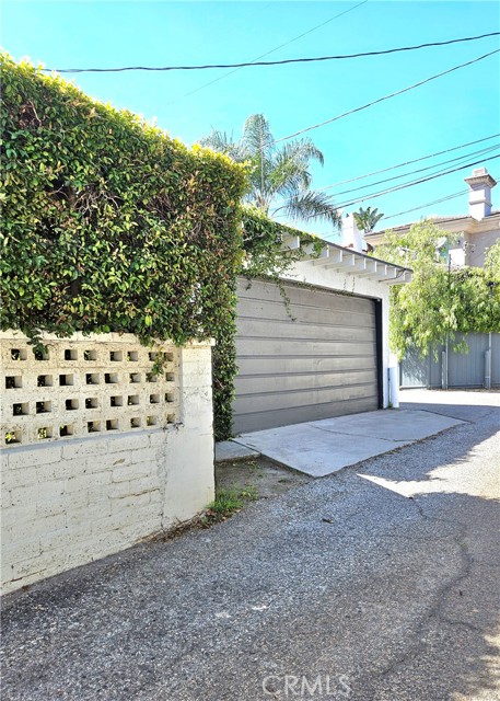 Detail Gallery Image 37 of 40 For 12217 Dorothy St, Los Angeles,  CA 90049 - 4 Beds | 2 Baths