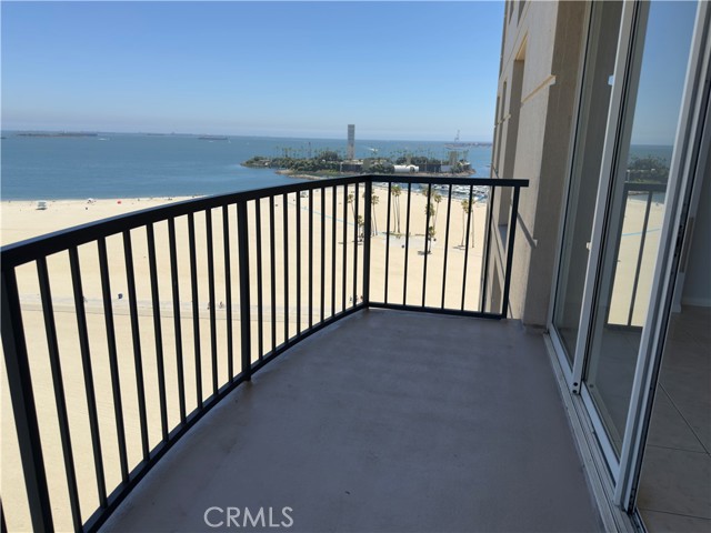 850 E Ocean Boulevard, Long Beach CA: https://media.crmls.org/medias/e31fb69e-54c5-4140-b7e5-88284bda31b1.jpg