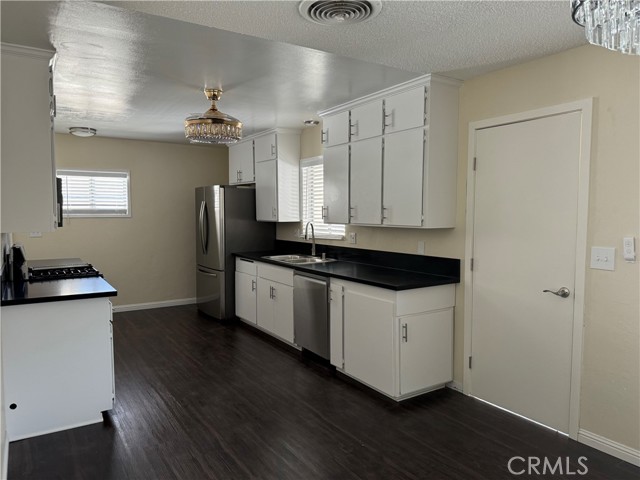 Detail Gallery Image 17 of 39 For 58709 Piedmont Dr, Yucca Valley,  CA 92284 - 2 Beds | 2 Baths