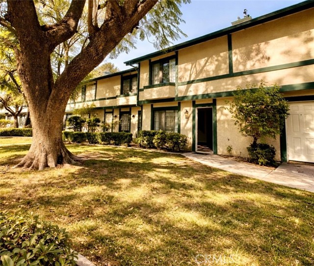 Detail Gallery Image 2 of 25 For 15230 Roxford St #38,  Sylmar,  CA 91342 - 2 Beds | 3 Baths