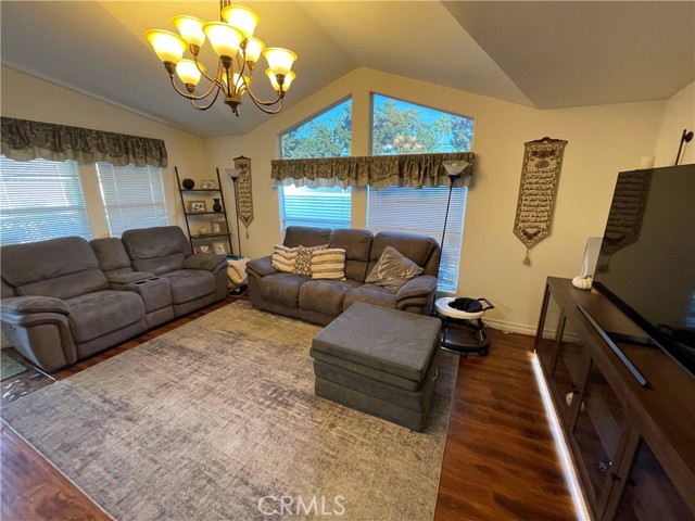 Detail Gallery Image 11 of 28 For 211 S Beach Blvd #72,  Anaheim,  CA 92804 - 3 Beds | 2 Baths