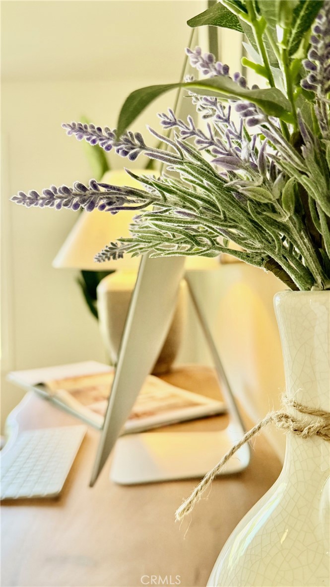 https://media.crmls.org/medias/e3226923-da99-4d87-b0be-8d067446ccad.jpg?preset=X-Large