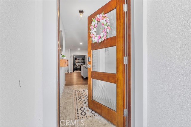 Detail Gallery Image 6 of 54 For 10227 Rives Ave, Downey,  CA 90241 - 4 Beds | 3 Baths