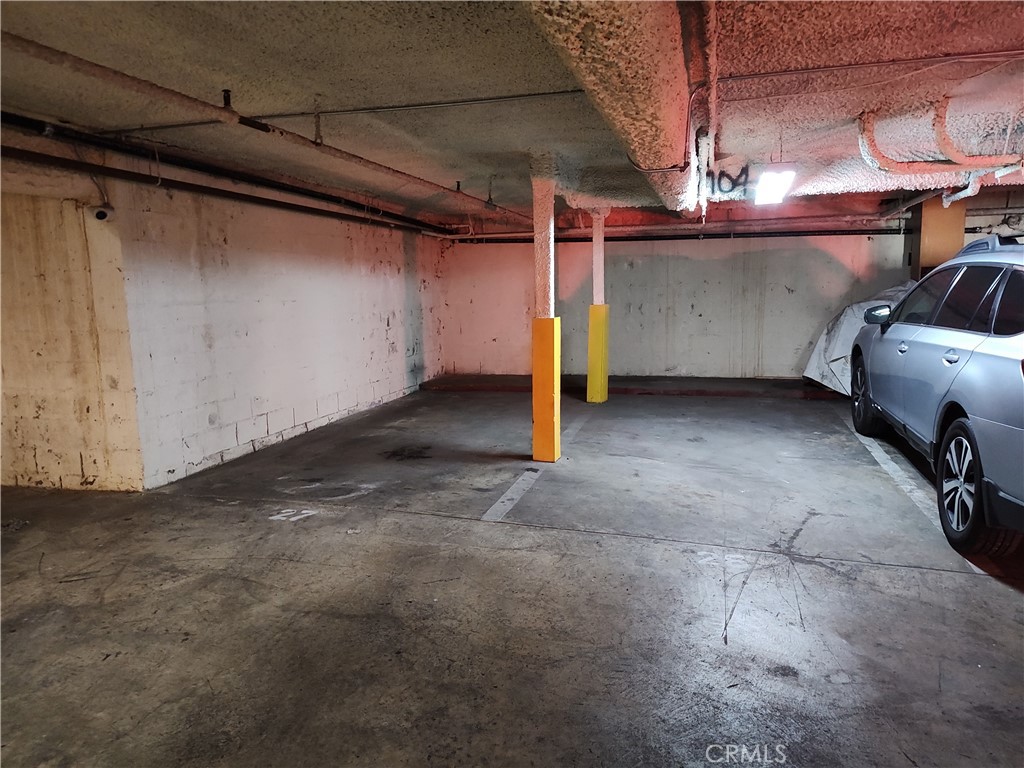 https://media.crmls.org/medias/e323421f-d391-4fd0-906e-eff909fdac09.jpg?preset=X-Large